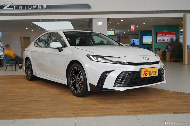 2026款凯美瑞 双擎 2.0HSE 运动Lite版