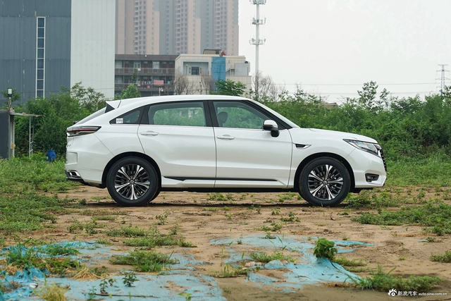 2023款UR-V 240TURBO 两驱致悦版