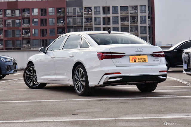 2025款奥迪A6L 改款 45 TFSI 臻选动感型