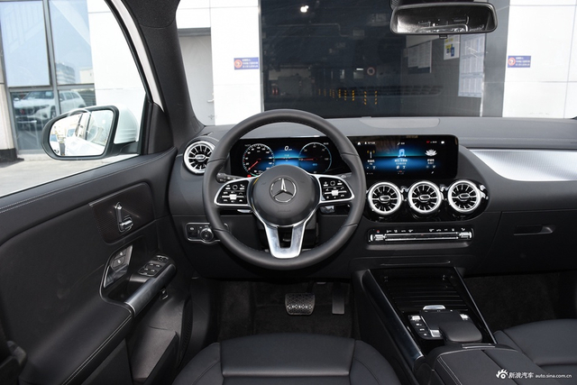 2024款奔驰EQA 260