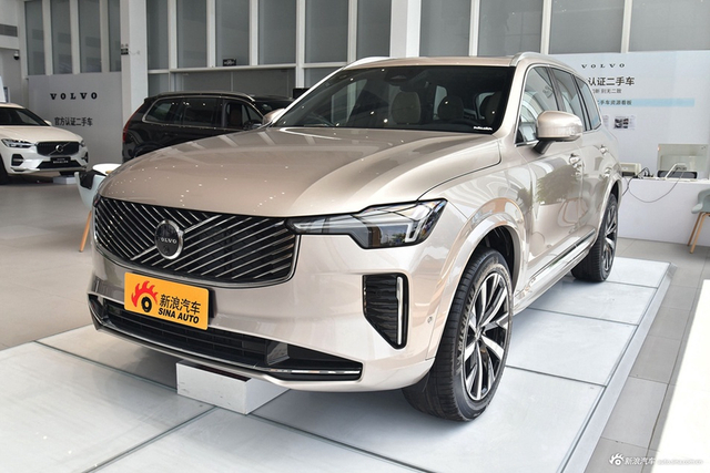 2025款沃尔沃XC90改款 B6 智远豪华版 6座