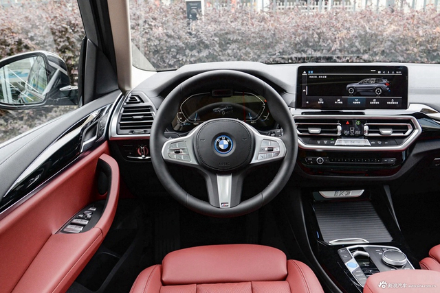 2024款宝马iX3 领先型