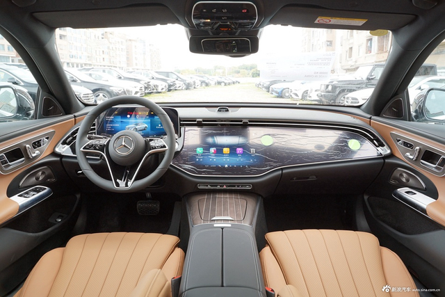 2025款奔驰E级改款 E 300 L 豪华型