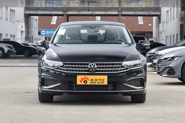 2025款迈腾 改款三 众享款 330TSI DSG豪华型