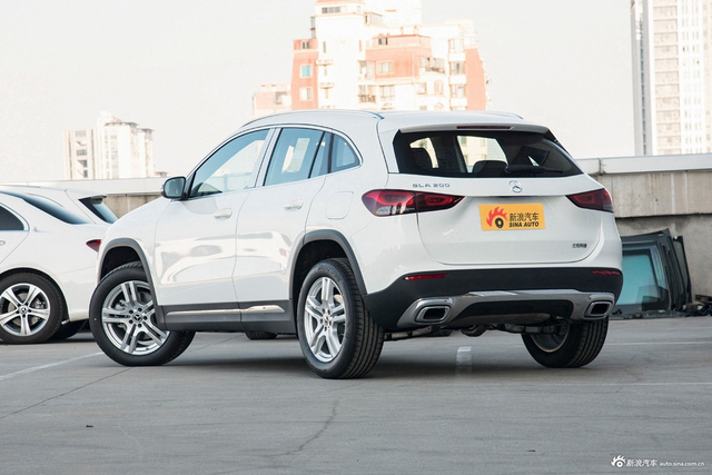 2023款奔驰GLA级 200