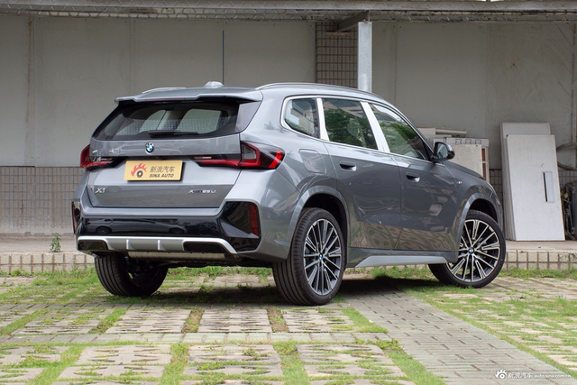 2024款宝马X1 xDrive25Li M运动套装