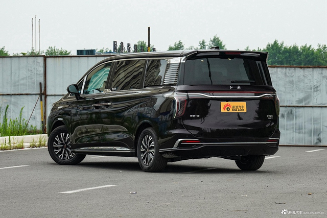 2024款红旗HQ9 PHEV 2.0T 四驱豪华版