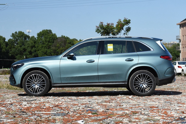 2025款奔驰GLC 300 L 4MATIC 豪华型 5座