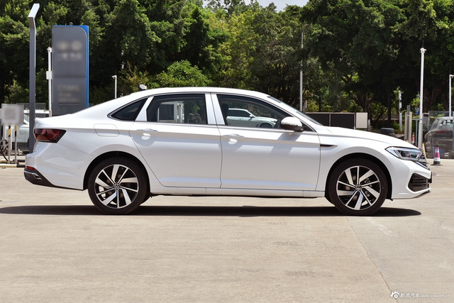 2025款速腾 改款 300TSI DSG卓越版