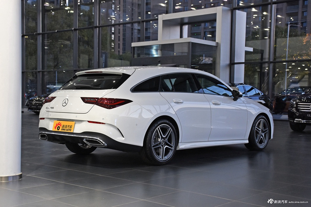 2024款奔驰CLA级 200 猎跑车
