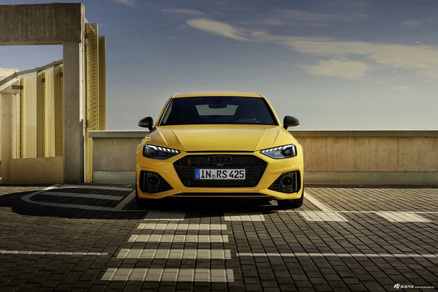 2024款奥迪RS 4 Avant edition 25 years 官图