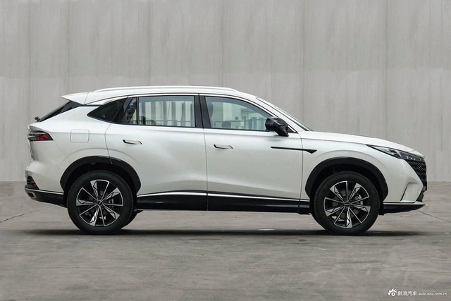 2023款荣威RX5 1.5T 豪华滑屏版