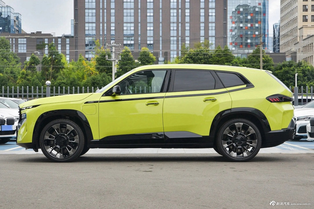 2023款宝马XM 50e