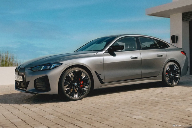 2025款宝马i4 M60 官图