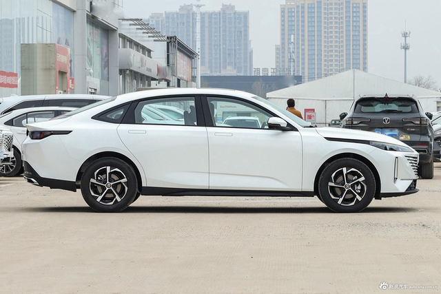 2024款逸动 1.5T GDI自动 畅享版