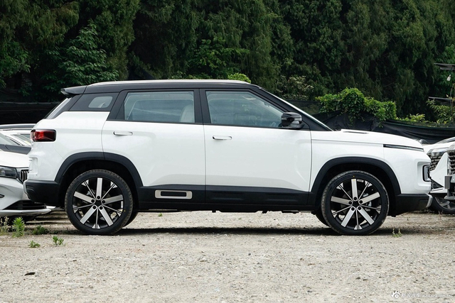 2024款吉利ICON 1.5T玲珑如意版