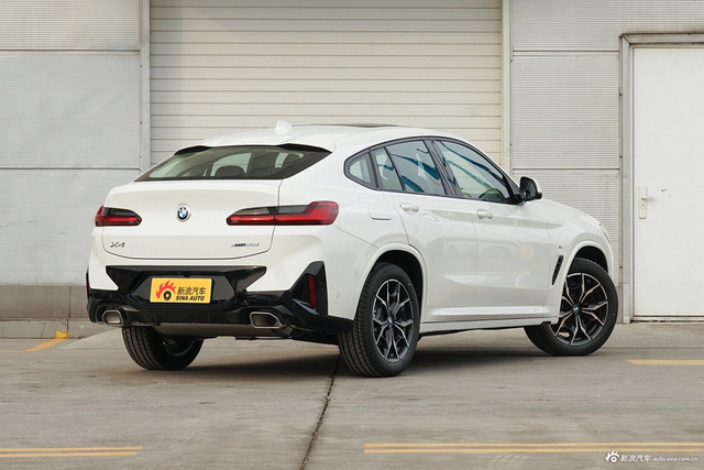 2022款宝马X4 xDrive 25i M运动套装