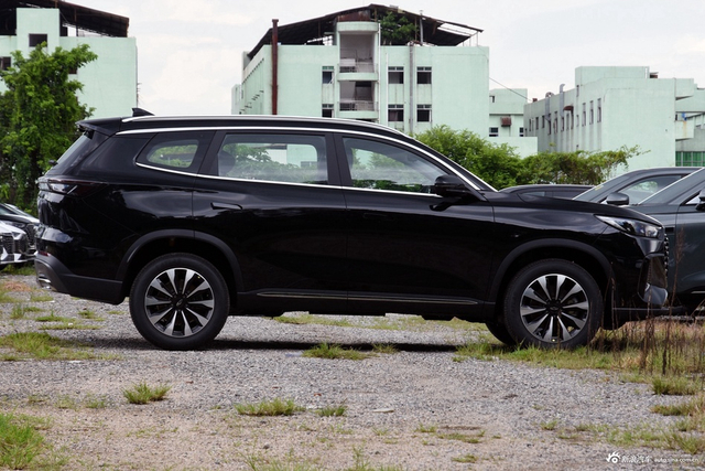 2025款瑞虎8 PLUS 1.6T 乘风版 5座