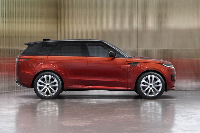 2026款揽胜运动 4.4 V8 TWENTY Edition 官图