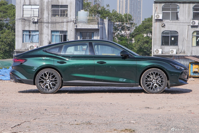2026款MG7 1.5T 300 DCT优雅版