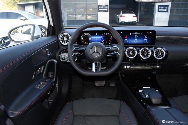 2024款奔驰A级 A 200 L 时尚型