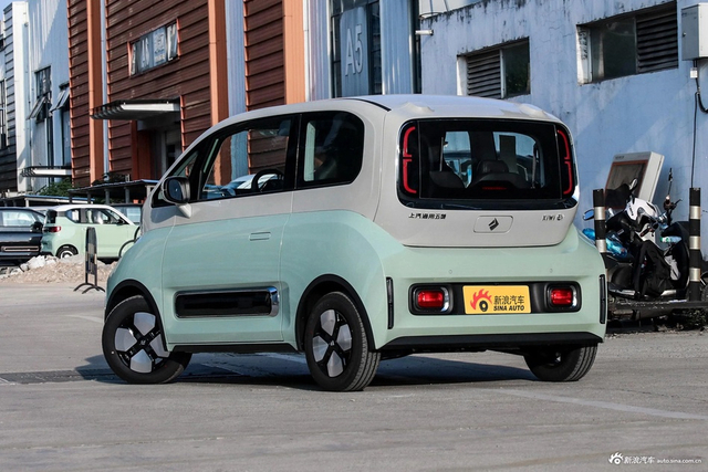 2023款宝骏KiWi EV 智潮版 三元锂