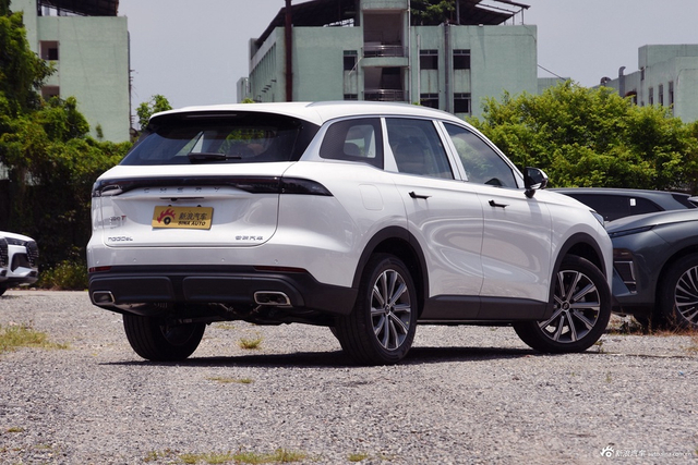 2025款瑞虎8 L 2.0T 自动长虹版 7座