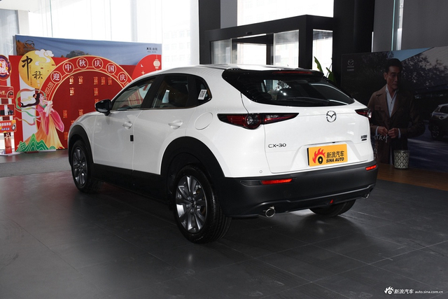 2024款马自达CX-30 2.0L自动雅悦型