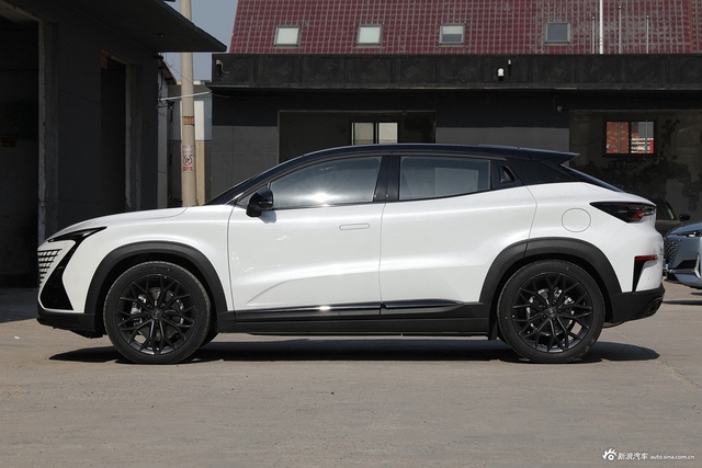 2022款长安UNI-T 2.0T领航型