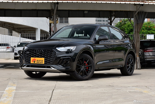 2025款奥迪Q5L Sportback 45周年典藏版 40 TFSI 豪华型