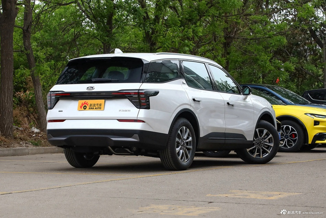 2023款锐界L 2.0T EcoBoost E-混动两驱七座豪华型