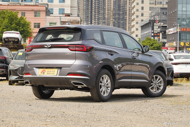 2025款瑞虎7 卓越版 1.5T CVT豪华版量子灰