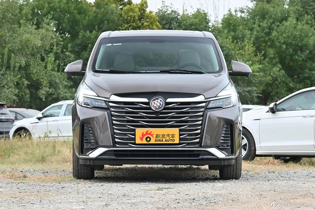 2023款别克GL8 陆上公务舱 652T 尊贵型