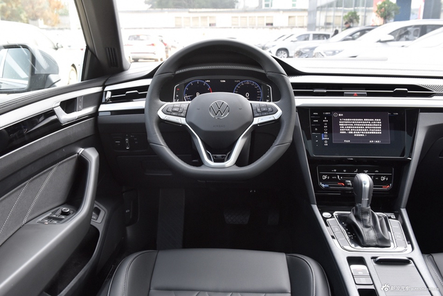 2026款一汽-大众CC 330TSI 炫目 3000万辆甄选款