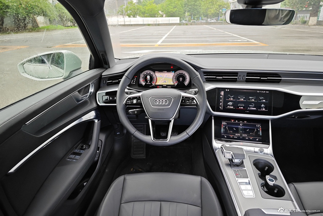 2023款奥迪A6（进口）allroad quattro 55 TFSI 大探险家版