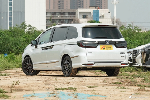 2024款艾力绅 2.0L e:HEV 至尊版