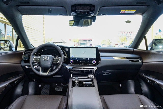 2023款雷克萨斯RX混动 450h+ 四驱畅享版
