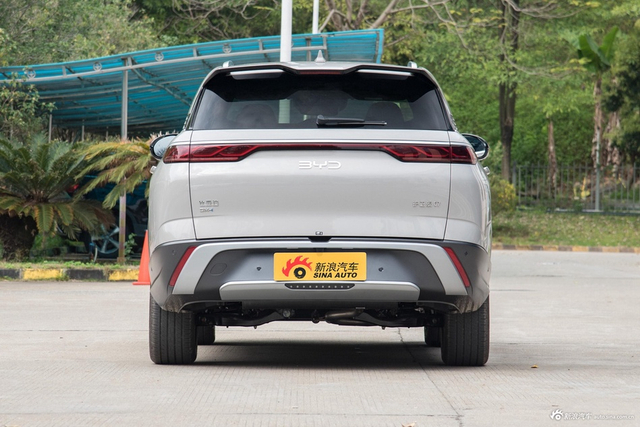 2024款护卫舰07荣耀版 DM-i 205KM 旗舰型