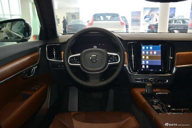 2025款沃尔沃S90混动 T8四驱长续航智逸豪华版