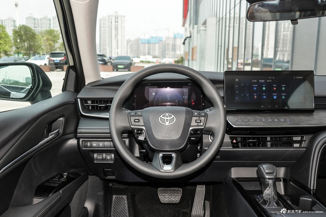 2024款凯美瑞 2.0E 精英版