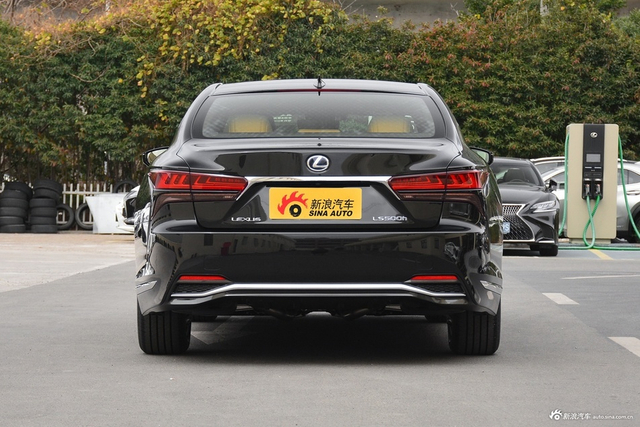 2021款雷克萨斯LS 500h 臻越版