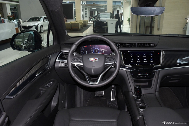 2025款XT6 2.0T 六座四驱尊贵行政黑标版