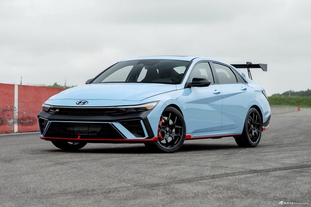 2026款伊兰特N TCR Edition 官图