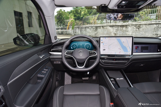 2025款帕萨特 Pro 380TSI 龙尊版