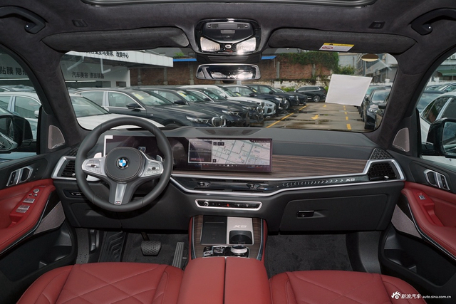 2025款宝马X5 xDrive 40Li 尊享型M 运动曜夜套装