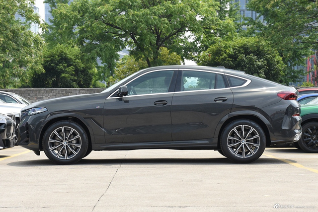 2023款宝马X6 xDrive30i M运动套装