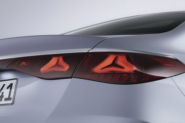 2024款奔驰E级(进口)  E 200 AMG Line 欧洲版 官图