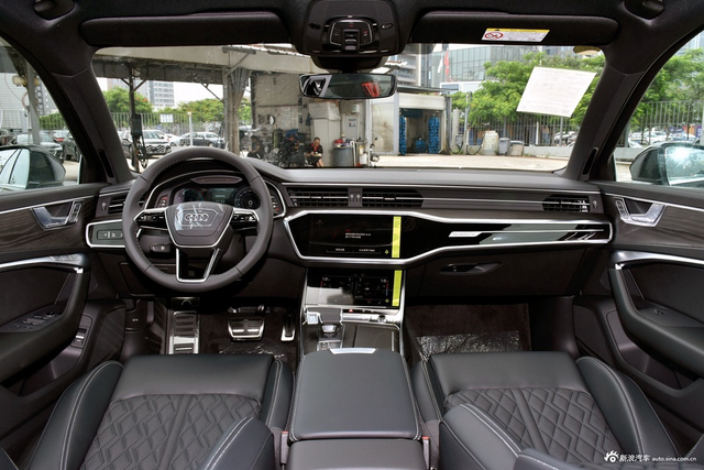 2025款奥迪A6L 改款 45 TFSI quattro 臻选动感型