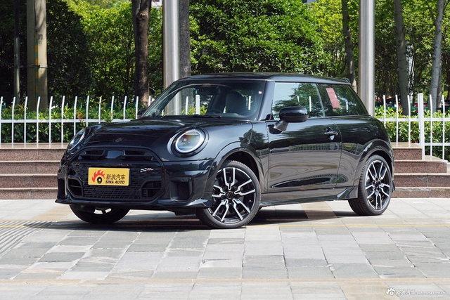 2026款MINI 2.0T COOPER S 赛车手 三门版 黑标特别版