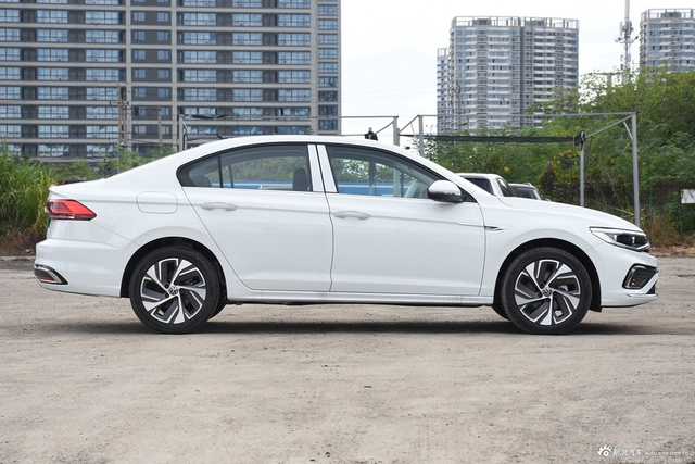 2025款宝来 300TSI 双离合尊行版